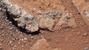 Ученые НАСА считают, что марсоход «Кьюриосити» обнаружил русло древнего ручья