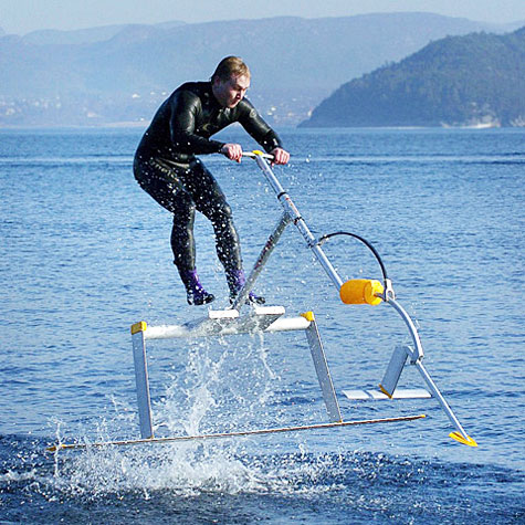 Водный велосипед