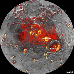 Первые признаки льда на поверхности планеты были получены земными радиотелескопами 20 лет назад - теперь они подтверждаются