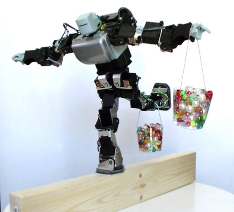 Балансирующий робот от Dr. Guero (видео)